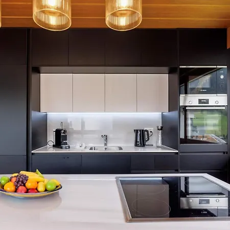 Luxe With Views Private Balcony *